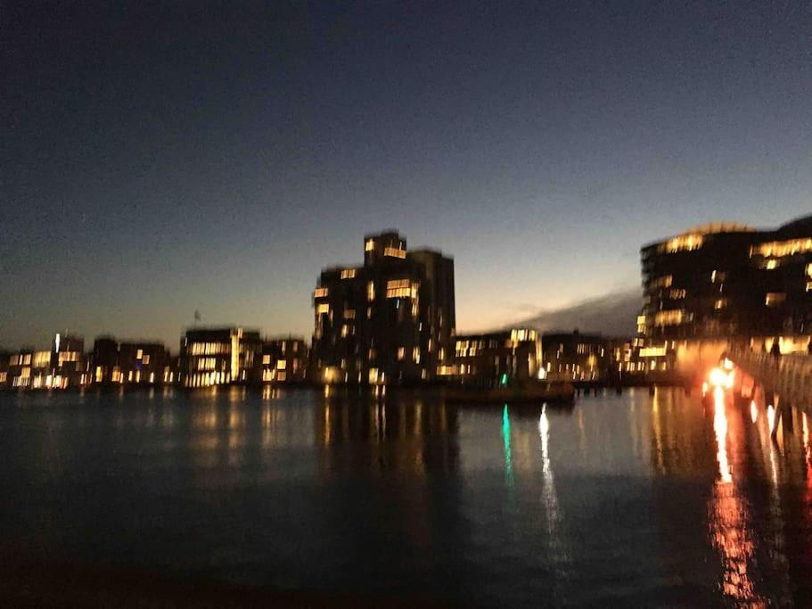 At The Waterfront * København